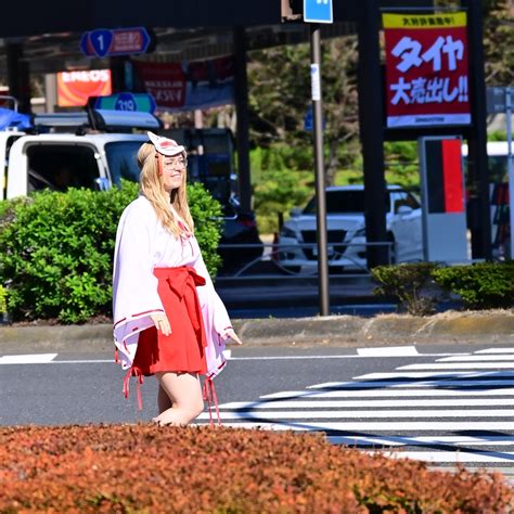 価格 『感じました。』 デジタルカメラ ニコングレーさんのクチコミ掲示板投稿画像・写真「「 海と空、ベンチと三本柱、時々 ジーゼルカー 」」[3748965]