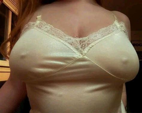 What S The Name Of This Woman With Big Tits In A Yellow Dress Without Bra 1710948