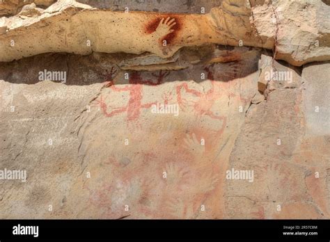 Arte Prehistórico Huellas En La Cueva De Las Manos Y Complejo De