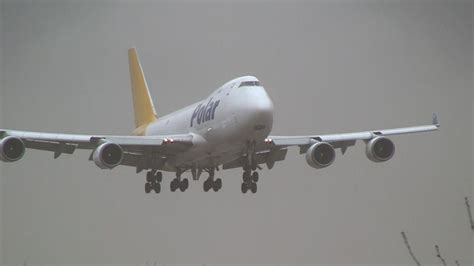 Storm Polar Air Cargo Boeing 747 400f Crosswind Landing At Narita