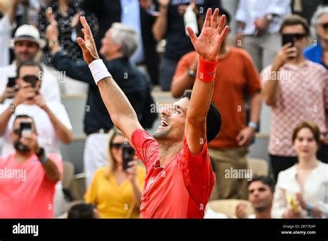 Novak DJOKOVIC de Serbie célèbre sa victoire lors de la Rolex Monte