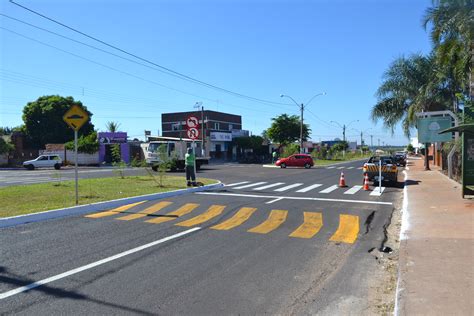 Sinaliza Es De Tr Nsito S O Revitalizadas No Bairro C U Azul