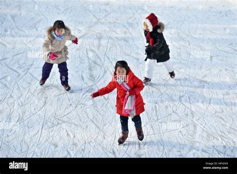 Urumqi Chinas Xinjiang Uygur Autonomous Region 31st Dec 2016 Girls