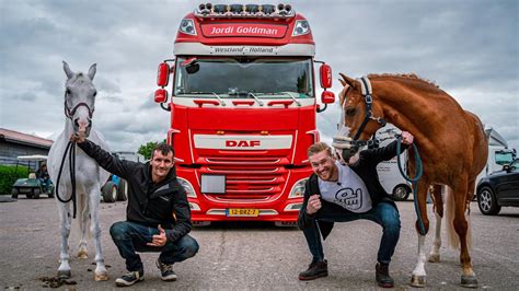 Vrachtwagen Rijden Als Een Oud Opaatje Met De Beste Paarden Van Stal