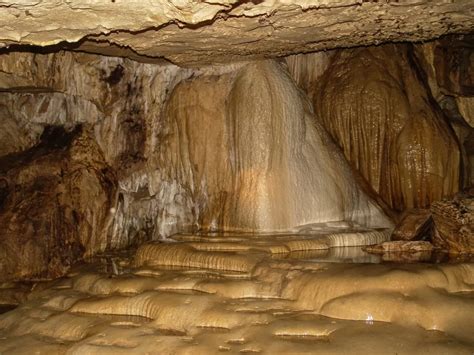 Venado Caves: A Fascinating Underground Adventure - visitnuevoarenal.com