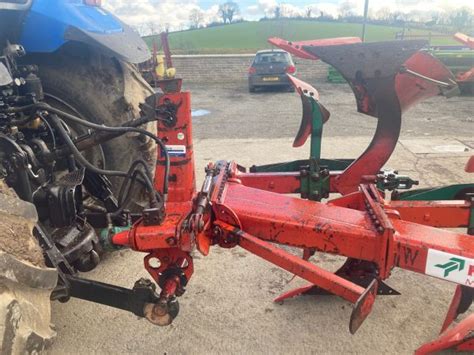 Kverneland Plough Colin Cantley Farm Machinery