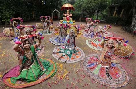 Pm Modi Greets People On Navratri Shares Garba Penned By Him Hello