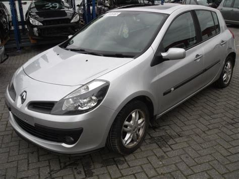 Renault Clio III 1 4 16V Salvage Vehicle 2007 Silver Grey