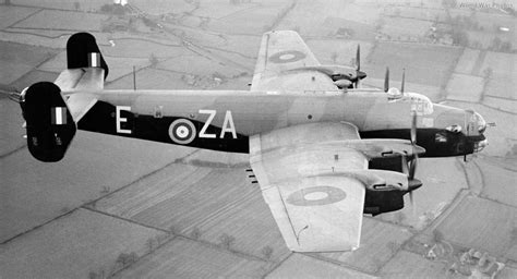 Bomber Handley Page Halifax II Series 1 L9619 in flight | World War Photos