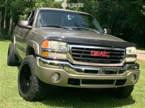 2003 GMC Sierra 1500 With 20x12 44 Hardrock Crusher H704 And 285 55R20