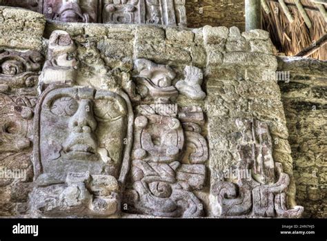 Kinich Ahau Caras Del Sol De Piedra Ruinas Mayas Zona Arqueológica