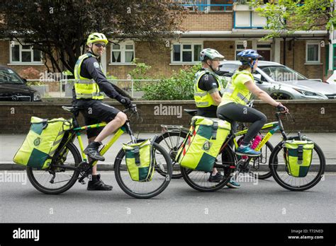 London Ambulance Service Paramedics On Bicycles Stock Photo Alamy