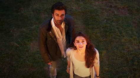 Brahmastra Song Kesariya Ranbir Kapoor And Alia Bhatt Make The Love