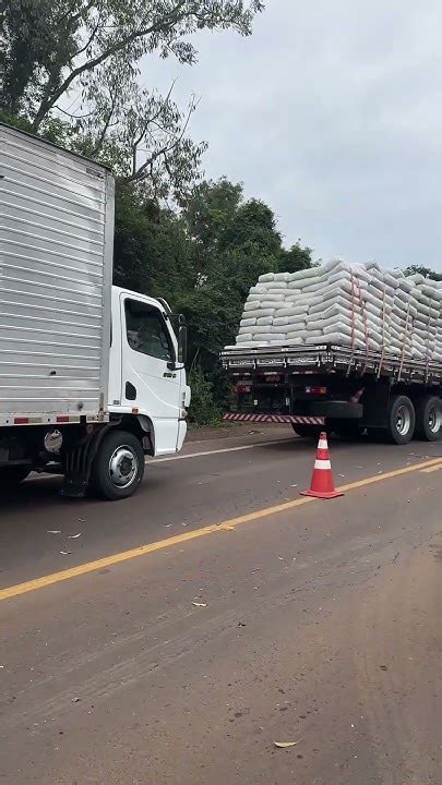 Acidente Na Rsc 453 Em Cruzeiro Do Sul Envolve Dois Caminhões E Deixa