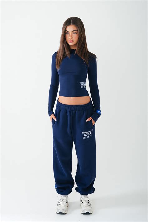 LABEL LONGSLEEVE TOP NAVY – Hidden Hills