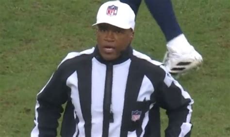 Video: NFL referee goes viral for pulling a Kawhi Leonard