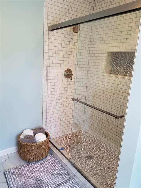 Penny Round Tile In The Shower Looks Awesome Bathroom Redo Penny