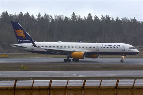 TF ISR Icelandair Boeing 757 256 WL C N 26248 863 Keti Flickr