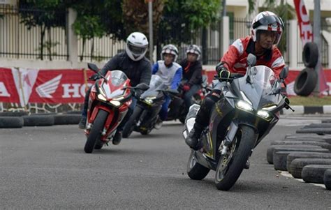 Paguyuban Honda Banten Rasakan Adrenalin All New Honda Cbr Rr Di