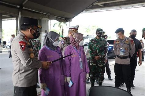 Pantau Pos Penyekatan PPKM Darurat Kapoldasu Dan Pangdam I BB Pastikan