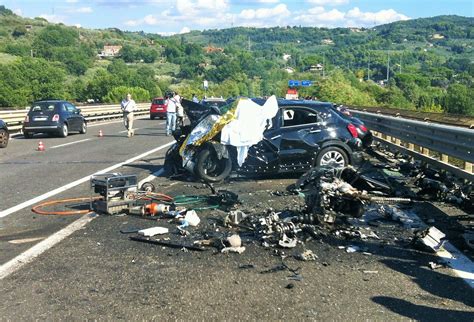 Terni Tragedia Sul Raccordo Le Foto Umbriaon