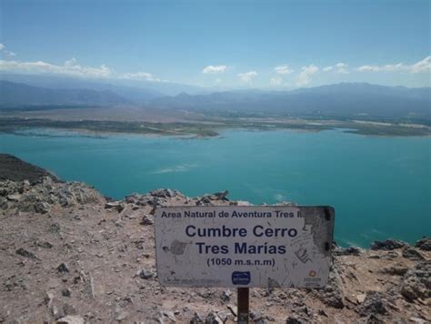 Un hombre mayor se descompensó y murió en el Cerro Tres Marías DelSur