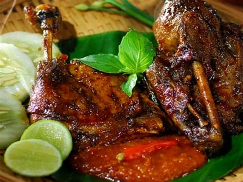 Memasak Bebek Goreng Dengan Teknik Ungkep Bikin Daging Jadi Empuk Tagar