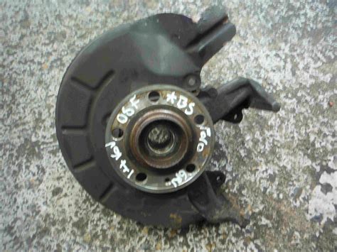 Volkswagen Polo 2009 2015 6R 1 4 16v Drivers OSF Front Wheel Hub ABS