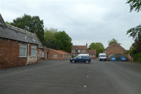 Stables car park © DS Pugh cc-by-sa/2.0 :: Geograph Britain and Ireland