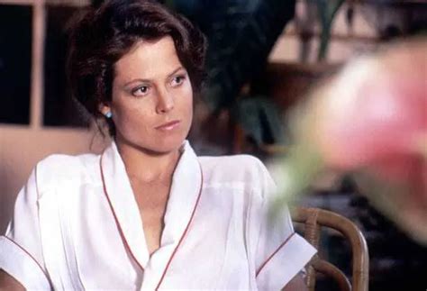 50 Sigourney Weaver Sexy And Hot Bikini Pictures Woophy