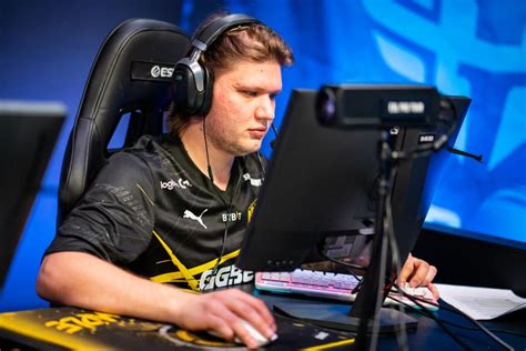 S1mple Makes His Own Power Ranking Of The Ten Best CS GO Teams Right