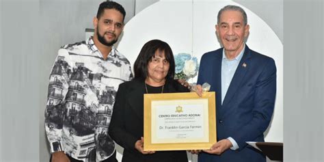 Ministro Del Mescyt Recibe Reconocimientos Por Sus Aportes A La