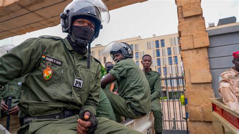 Niger La junte militaire a mobilisé les forces armées Il a peur d une