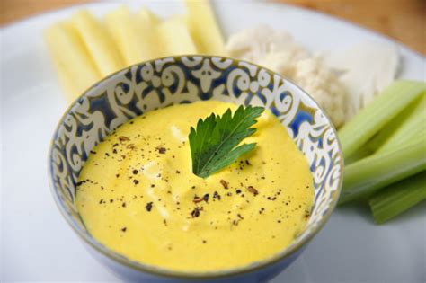 Sauce au curcuma pour tremper les légumes à lapéro