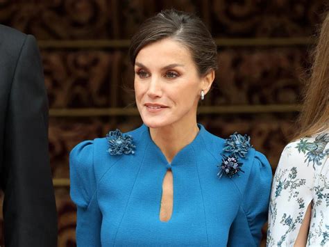 La Reina Letizia Recupera Su Icónico Vestido Joya Azul De Carolina Herrera En La Jura De Su Hija