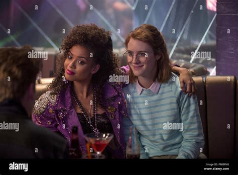 Mackenzie davis black mirror hi-res stock photography and images - Alamy