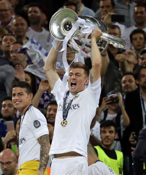 Vid O Toni Kroos Lors De La Victoire Du Real Madrid En Finale De La