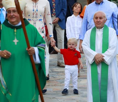 Photo Le Prince H R Ditaire Jacques De Monaco Qui Marche Derri Re L