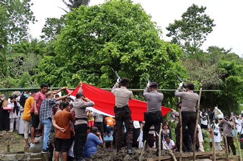 Pimpin Upacara Pemakaman Almarhum Iptu Afirin Bachdar Kapolres Buol