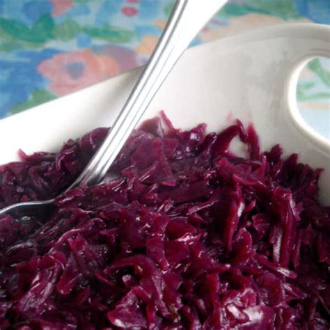 Authentic German Red Cabbage Recipe with Apples – Oma's Rotkohl.