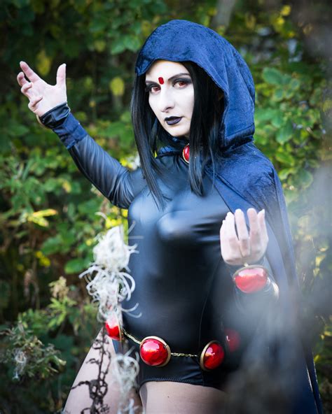 Raven Cosplay | Alice in Cosplayland