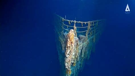 Its Sentimental Titanic Slowly Disintegrates Into Ocean Floor Cbc News