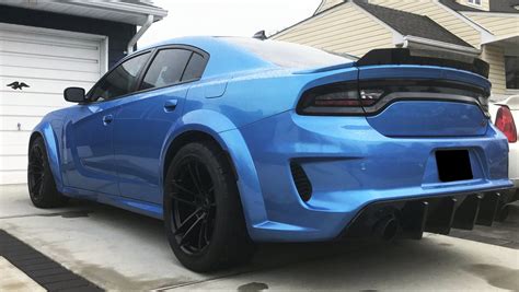 Una Dodge Charger Rt Del 2015 Trasformata In Una Hellcat Widebody