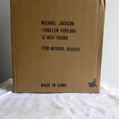MICHAEL JACKSON HOT Toys S Collectible Figure Thriller Version BRAND NEW EUR