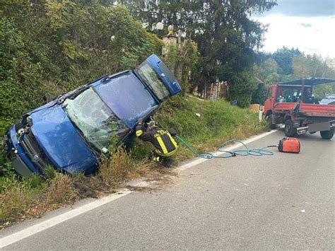 Pericoloso Incidente Tra Un Autovettura E Un Autocarro Che Trasportava