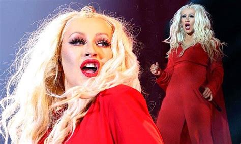 Christina Aguilera Canta Purple Rain Di Prince In Concerto VIDEO