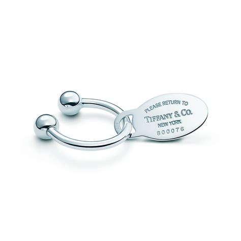 Return to Tiffany® oval tag key ring in sterling silver. | Tiffany & Co.