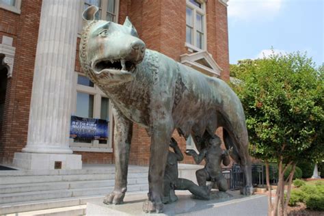 Five Interesting Statues To See In Georgia Sightseers Delight