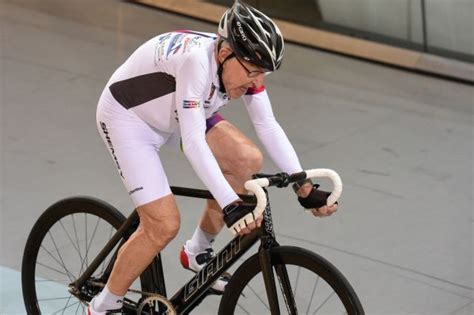 CapoVelo.com - 90-Year Old French Cyclist Sets New Hour Record in Age Category