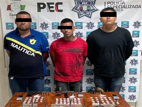 Detienen A Tres Con Armas Cortas Cartuchos Droga Y Tres B Sculas En